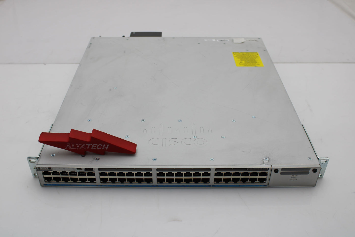 Cisco C9300-48UXM-E C9300-48UXM-ECisco Catalyst 9300 Switch, Used