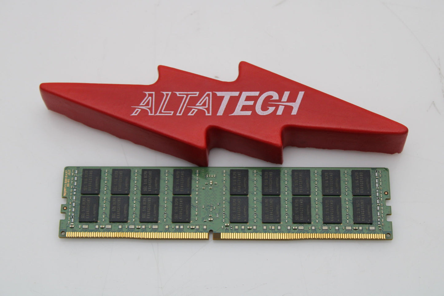 Samsung M393A2G40DB0-CPB 16GB PC4-17000P 2Rx4 ECC, Used