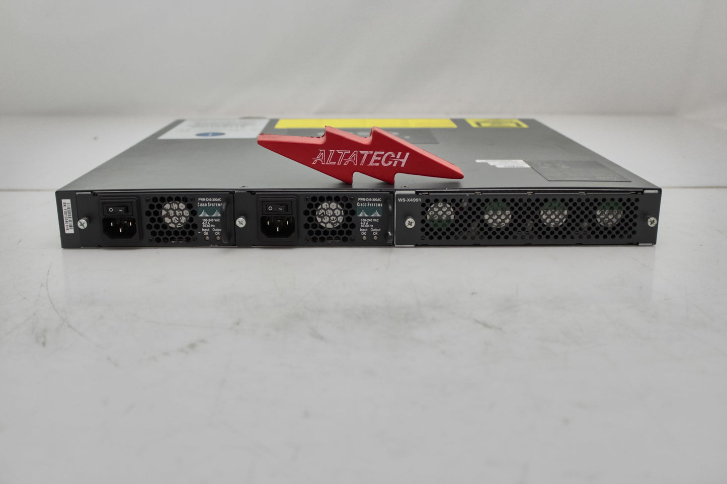 Cisco WS-C4948-10GE-S Cisco Catalyst 4948 10G Uplink Switch WS-C4948-10GE-S, Used