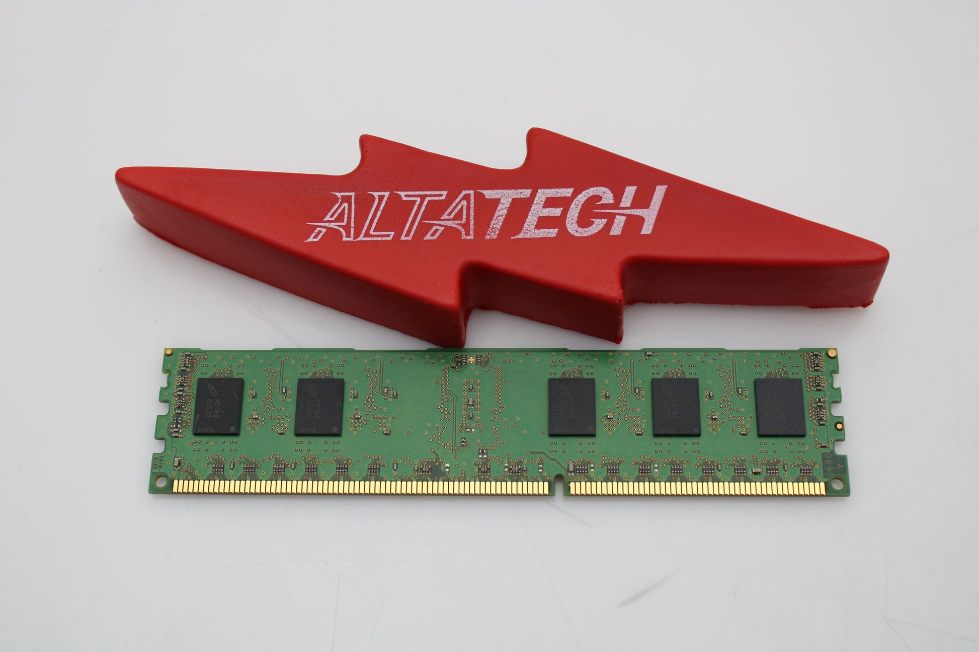 Dell 11X7D 2GB PC3-10600R DDR3-1333 1RX8 ECC, Used