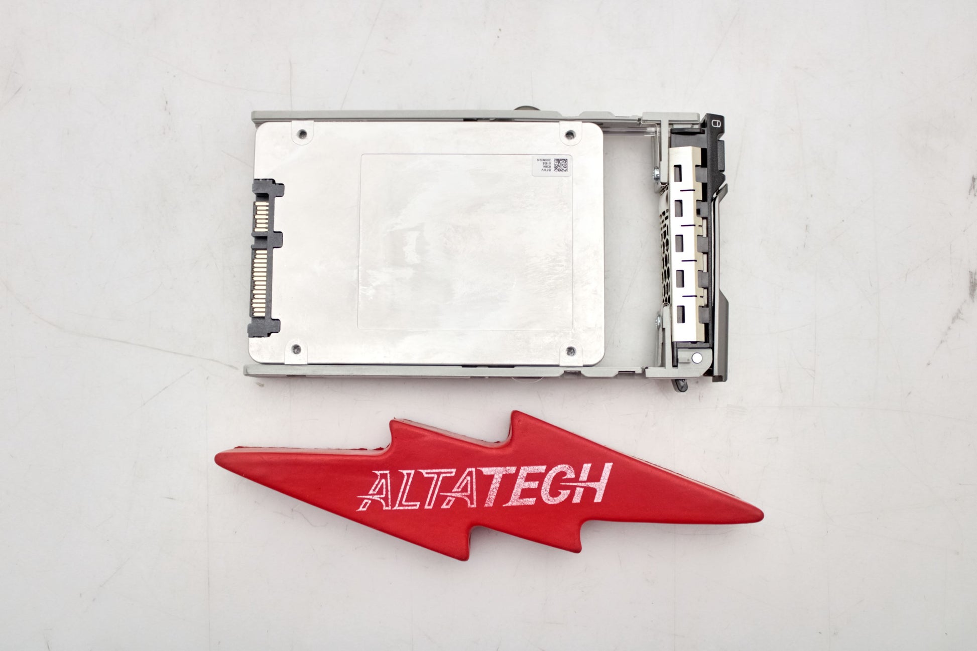 Dell 2THX8 200GB SSD SATA 2.5 6G WI S3710 SSDSC2BA200G4R, Used