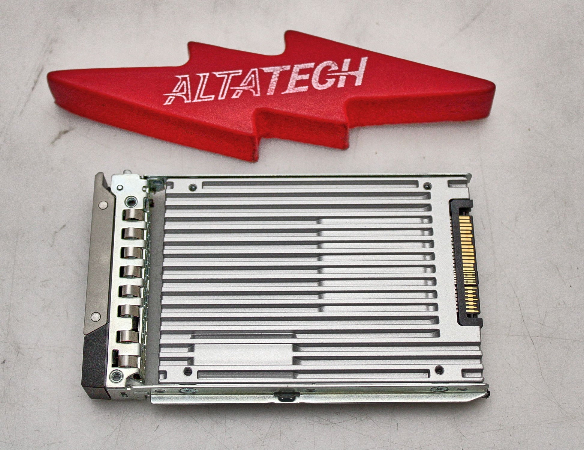 Dell 54MJH 3.2TB SSD SAS 2.5 NVME U.2 PRO MICRON 9200, Used