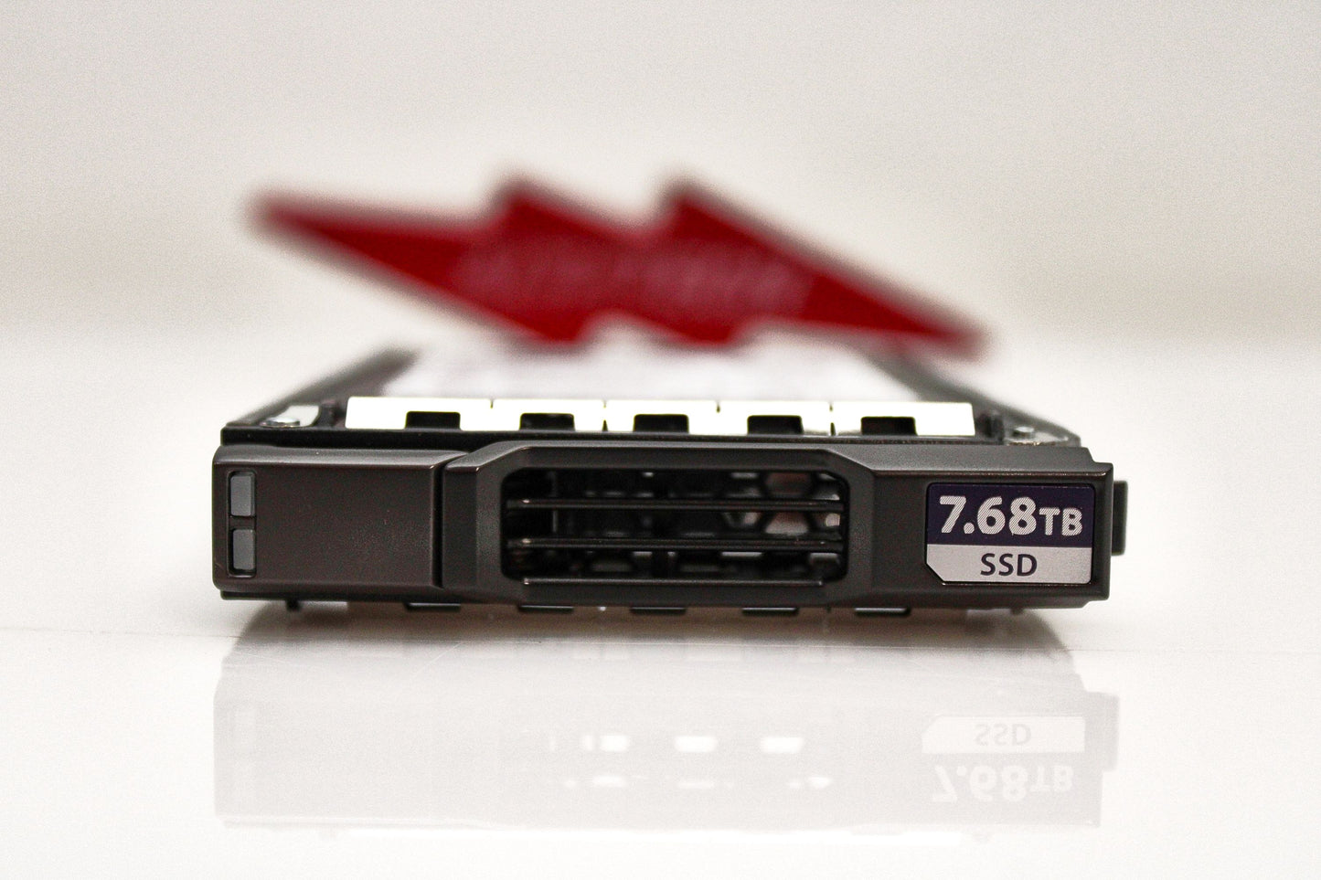 Dell FGNR4-CML 7.68TB SSD SAS 2.5 12G RI EP+ MZILT7T6HALA0D4 / MZ-ILT7T6C, Used