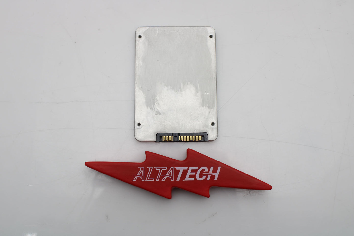 Dell 0MCCKT 600GB SSD Sata 2.5 3g mlc HDD, Used