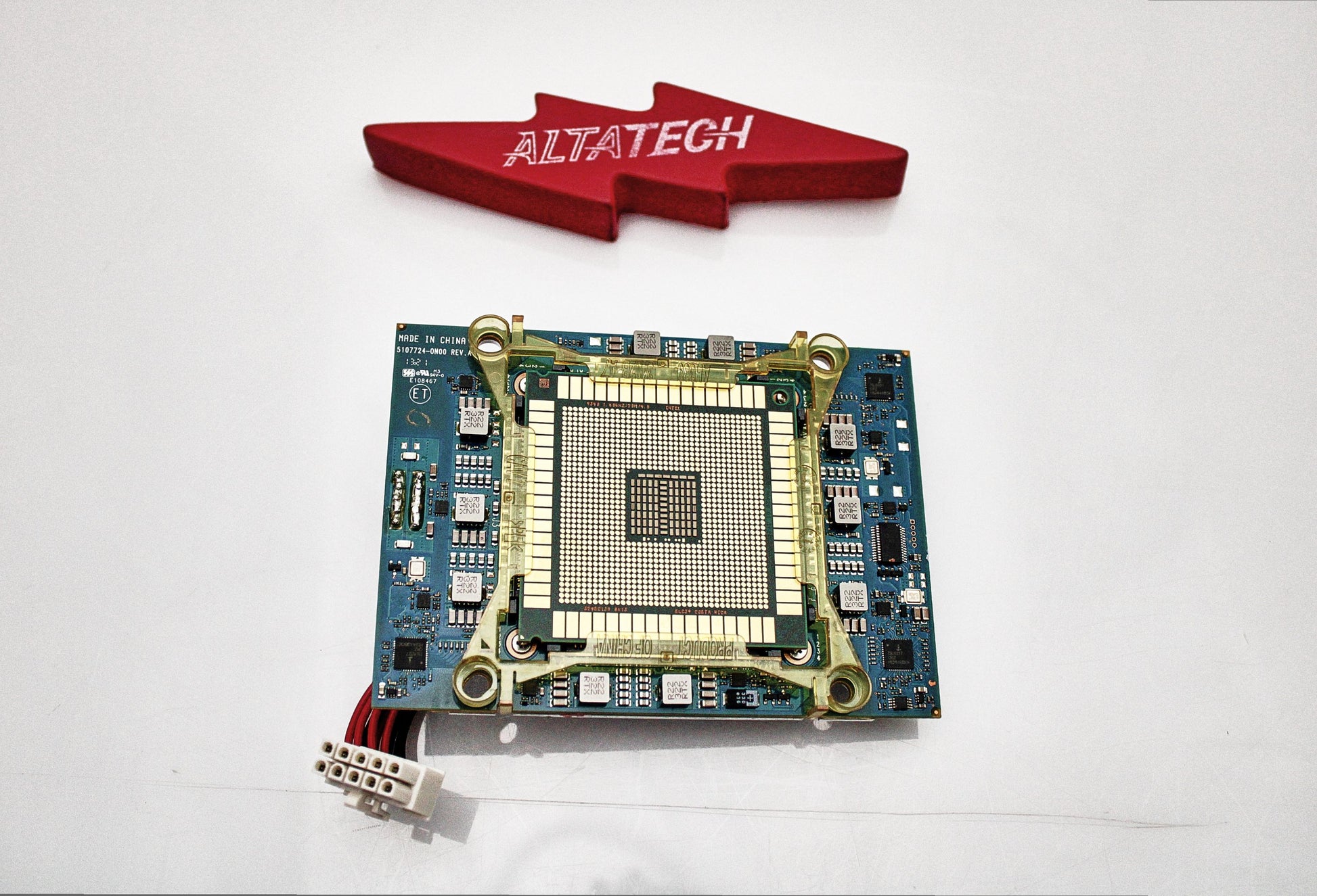 HP AH339-2029A 1.6GHZ/20MB/185W/4C, Itanium 9340, Used