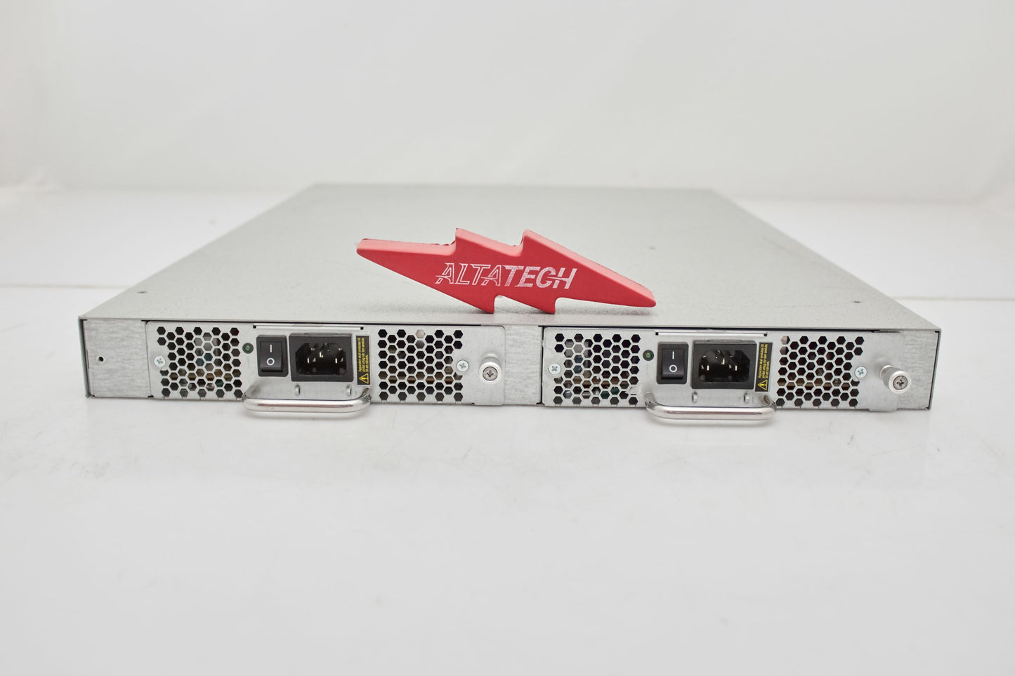 HP AM870A 8/40 24PORT 8GB SAN SWITCH, Used