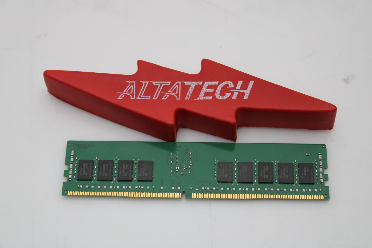 Hynix HMA82GR7AFR8N-VK 16GB PC4-21300V DDR4-2666 2RX8 ECC, Used