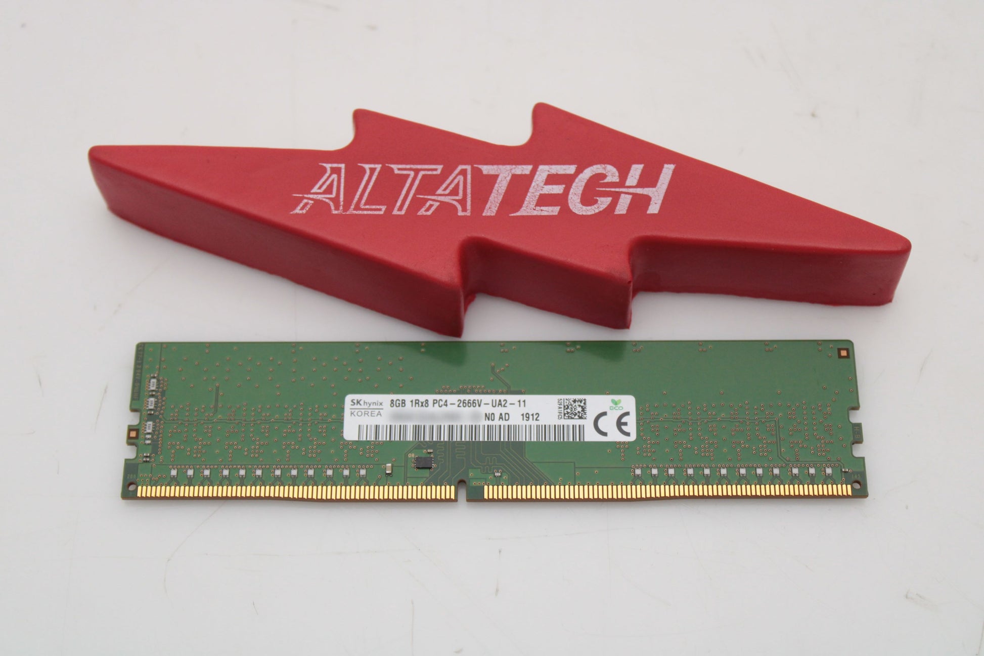Hynix SNPY7N41C/8G 8GB AA101752 288-Pin PC4-21300 DDR4 UDIMM (Hynix), Used