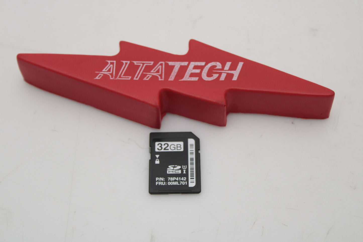 IBM 00ML701 32GB SD CARD, Used