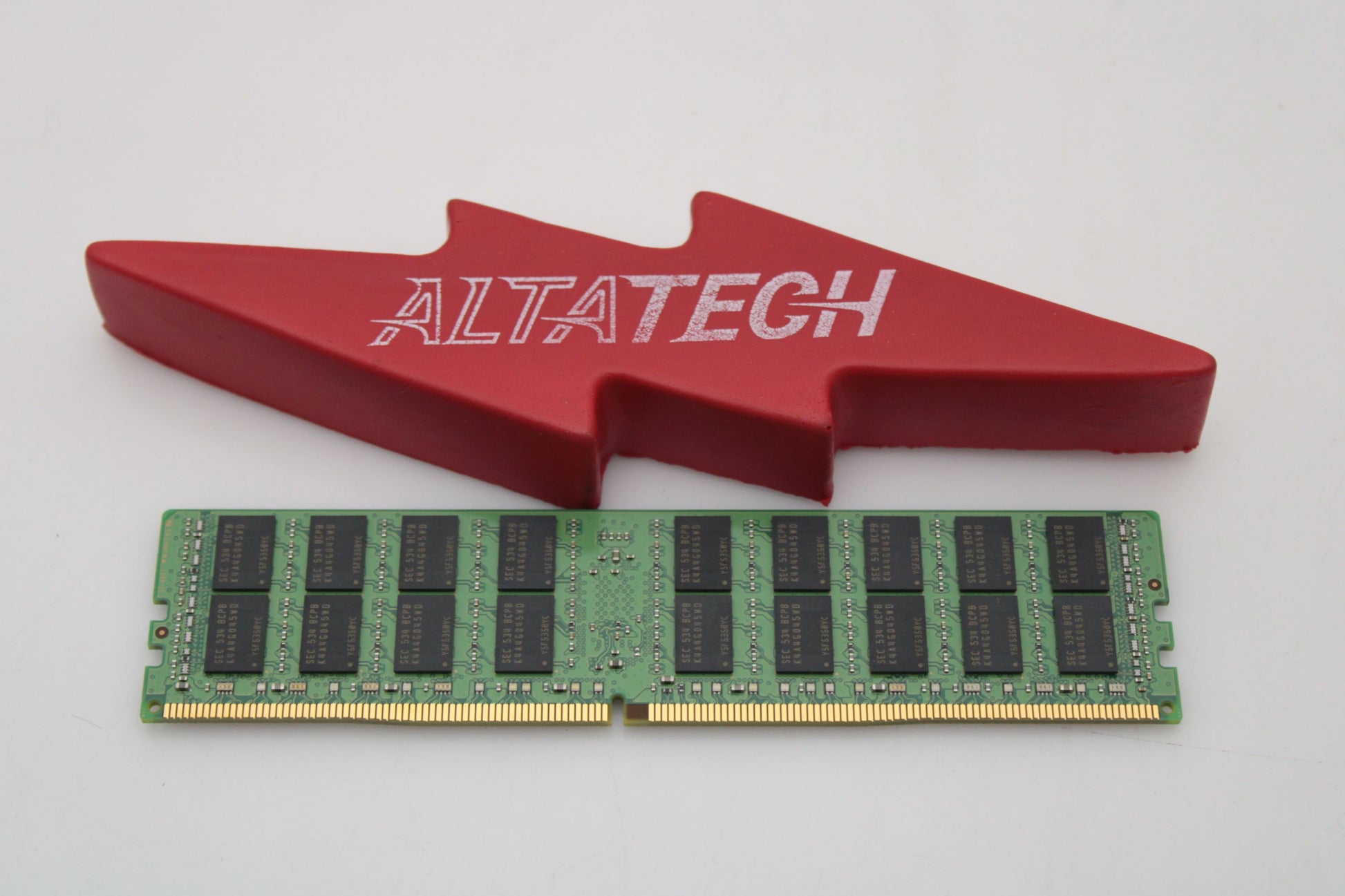 IBM 95Y4823 16GB PC4-17000P DDR4-2133 2RX4 ECC, Used
