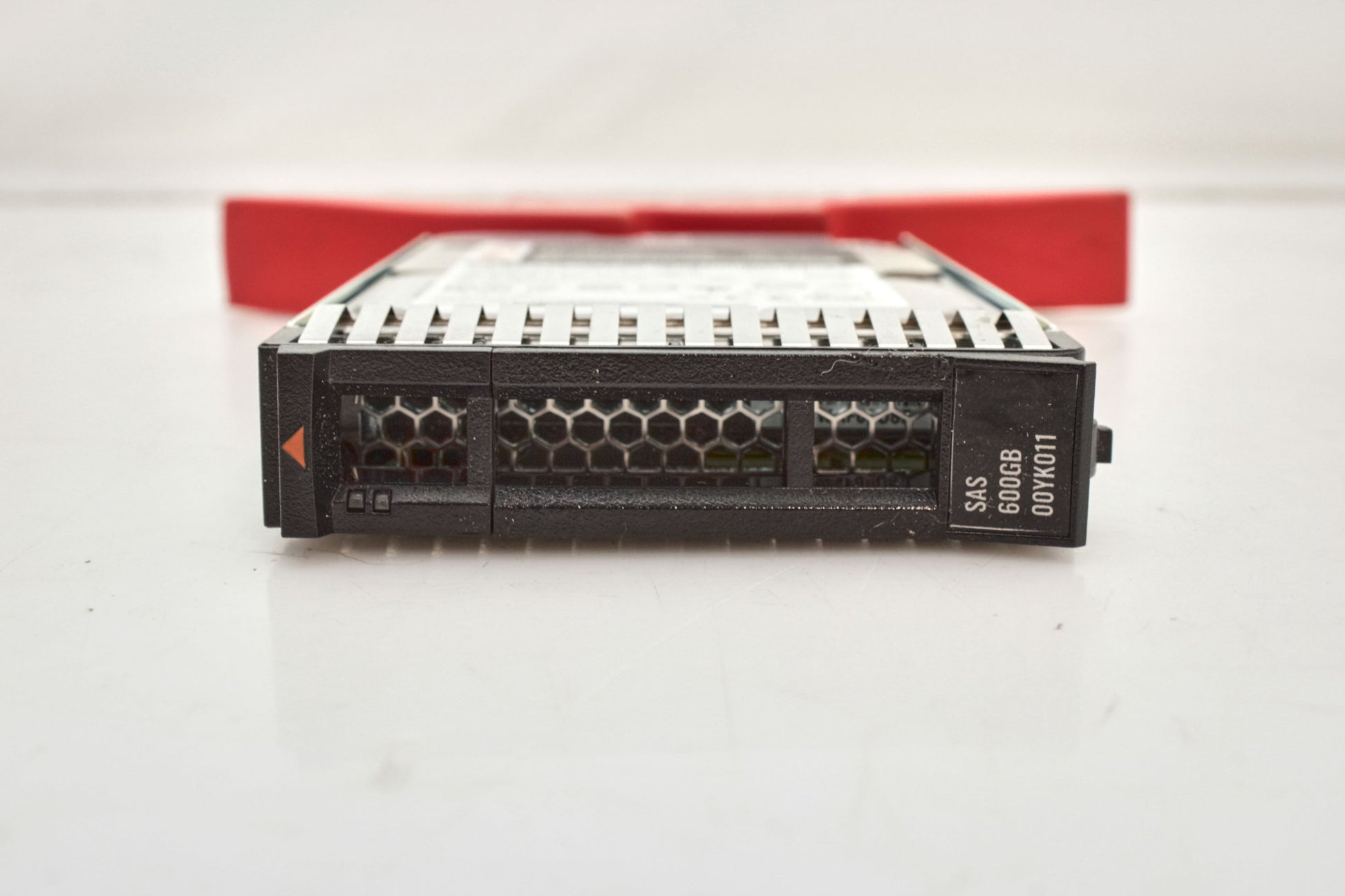 Lenovo 00YK011 600GB 15K 12G 2.5" HDD, Used
