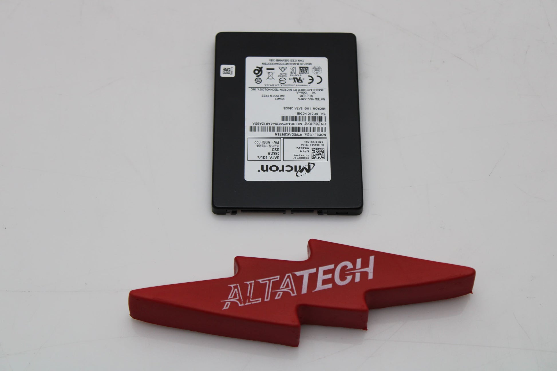 Micron MTFDDAK256TBN Micron MTFDDAK256TBN 256GB SSD SATA 2.5 6G CLASS 20 PC Solid State Drive 8251G, Used