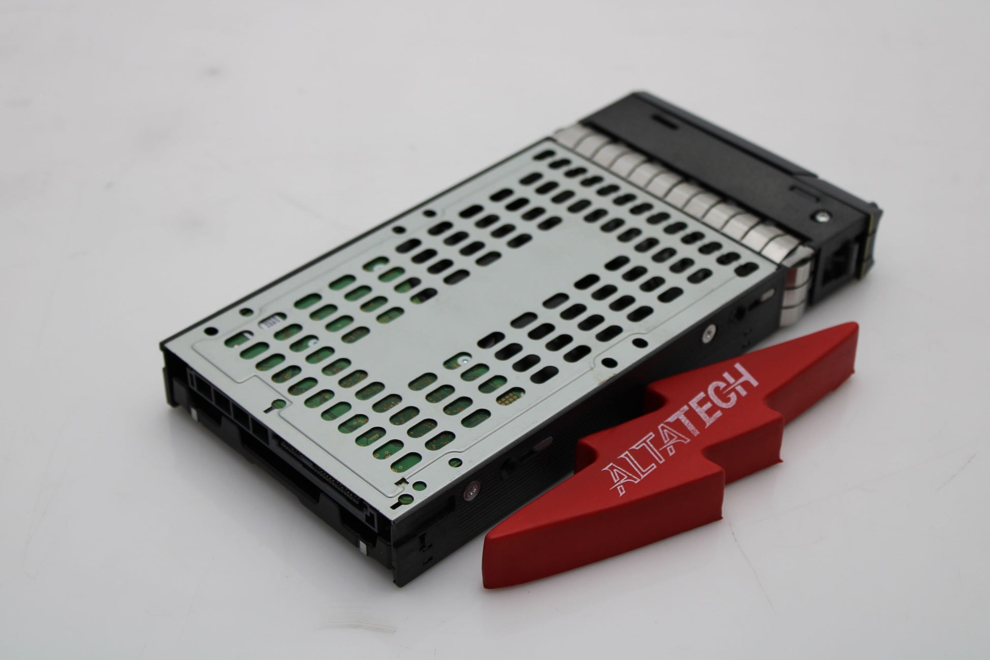NetApp X318A-R6 8TB 7.2K 12G SAS 3.5" HDD, Used