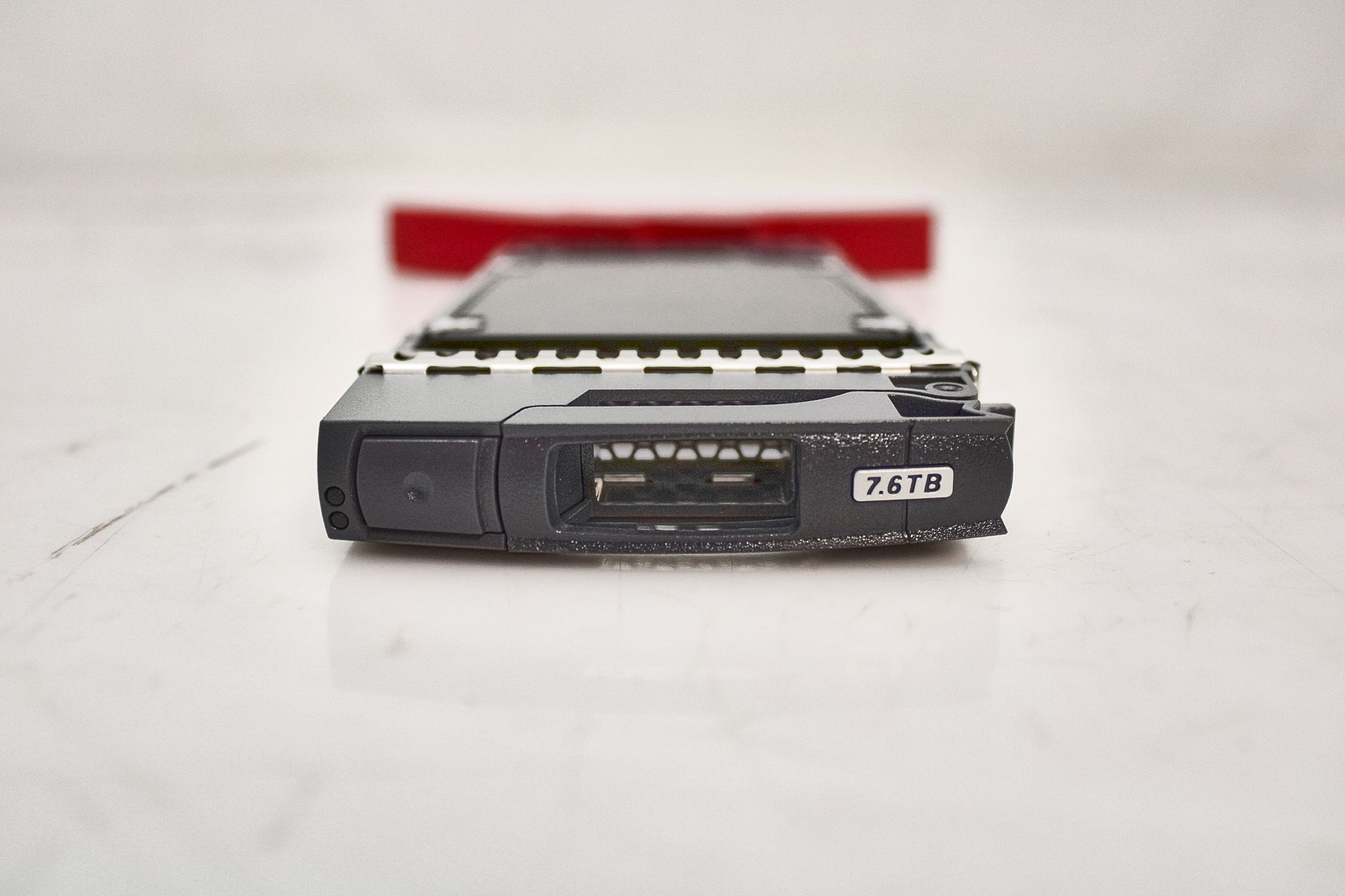 NetApp X319A 7.6TB 12G 2.5" SSD FOR DS224C, Used