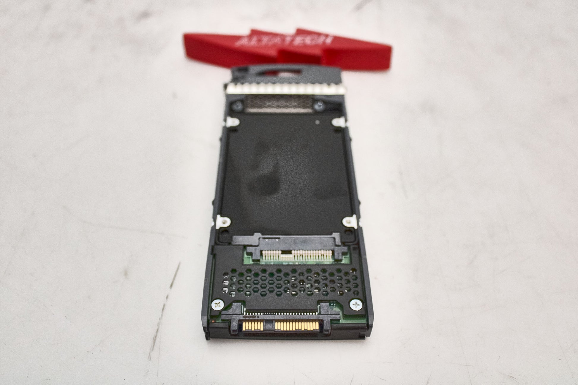 NetApp X319A 7.6TB 12G 2.5" SSD FOR DS224C, Used