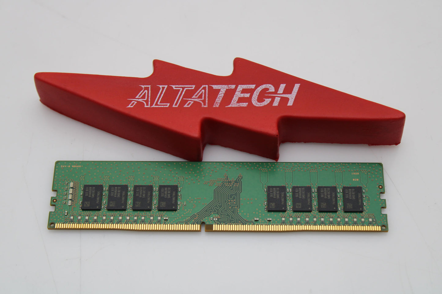 Samsung M378A2K43DB1-CTD 16GB PC4-21300U DDR4-2666V 2RX8 N-E, Used
