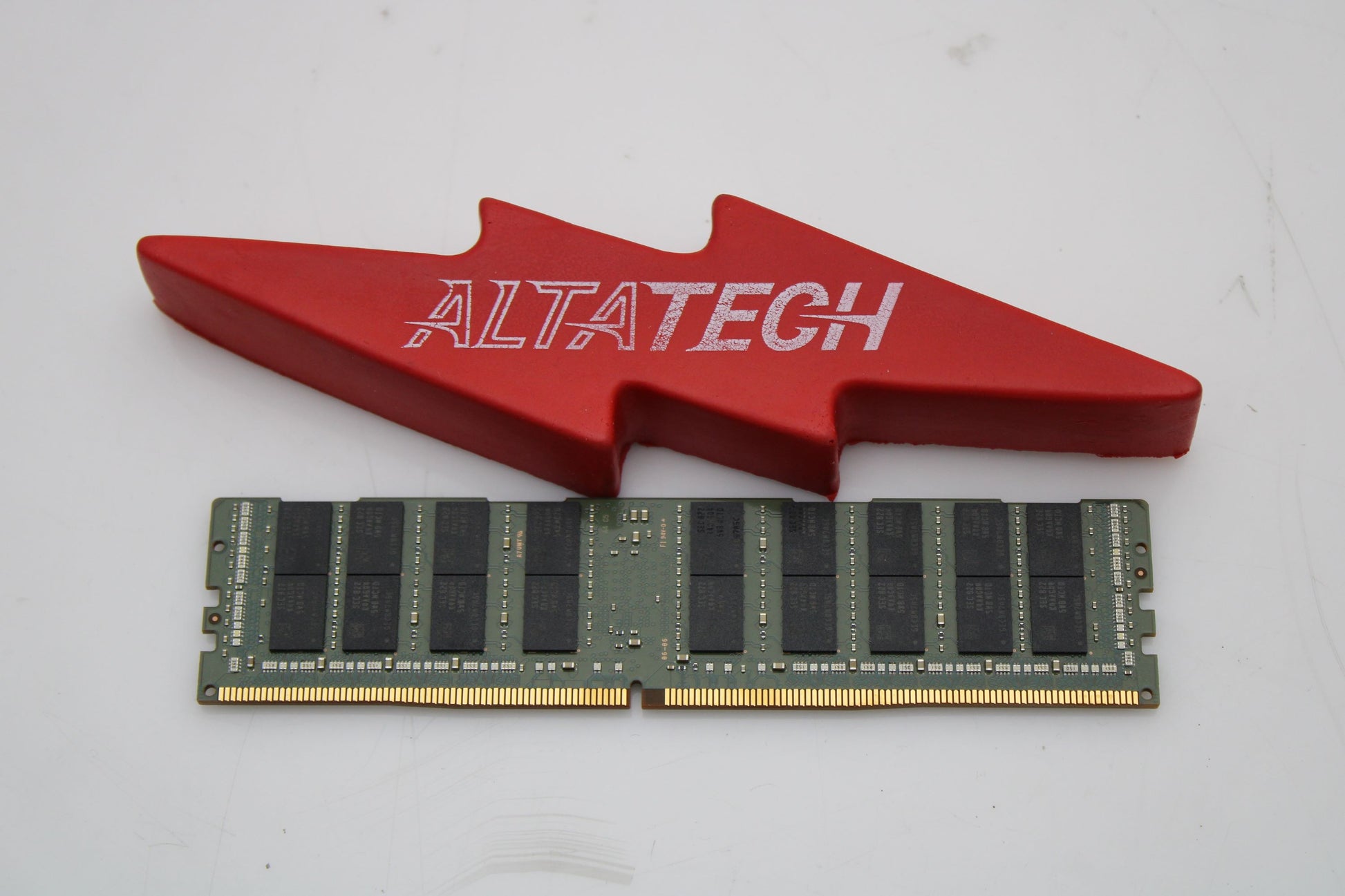 Samsung M386A8K40BM2-CTD7Q 64GB PC4-21300VL DDR4-2666 4RX4 ECC, Used