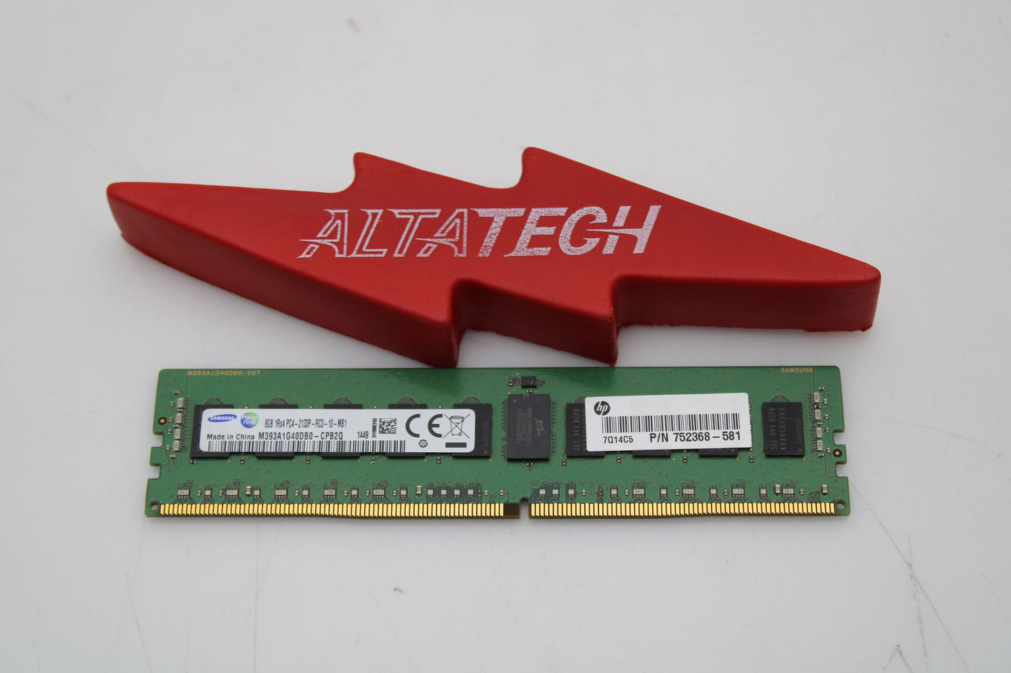 Samsung M393A1G40DB0-CPB0Q 8GB PC4-17000P DDR4-2133 1RX4 ECC, Used