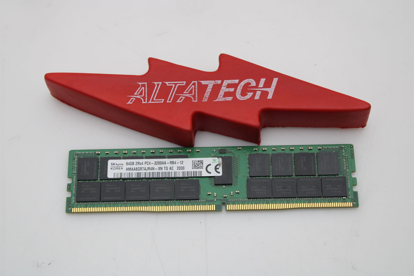 Samsung M393A8G40AB2-CWEBY_NEW 64GB PC4-25600R DDR4-3200 2RX4 ECC, New Sealed